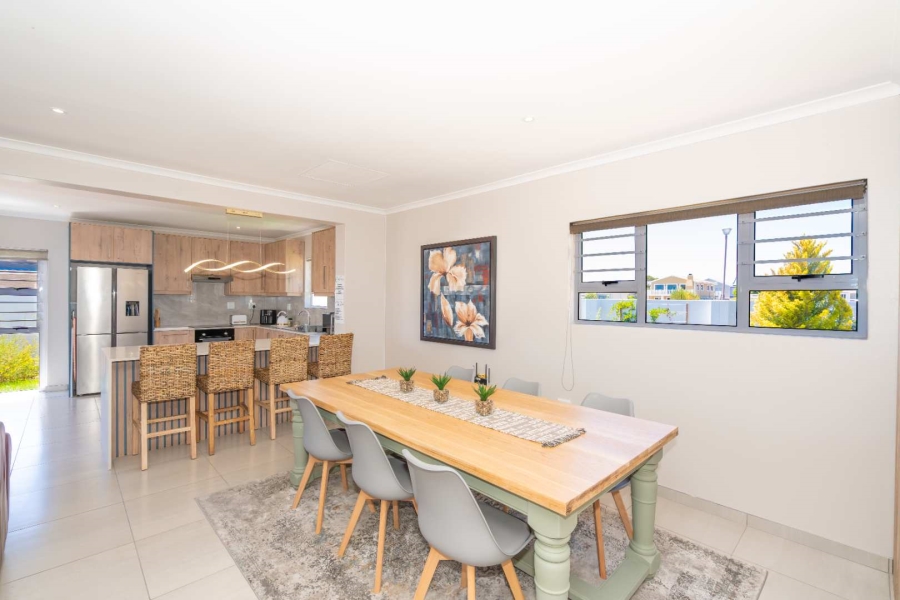 3 Bedroom Property for Sale in Middedorp Western Cape